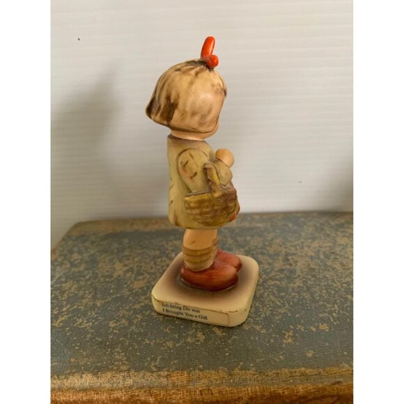 Hummel Goebel I Brought You A Gift 479 4” tall - Picture 6 of 7